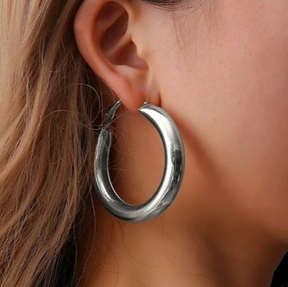 🎉3/$10 *S A L E*🎉Large Silver Chunky Hoops 2" Lightweight 😍 - Picture 2 of 7